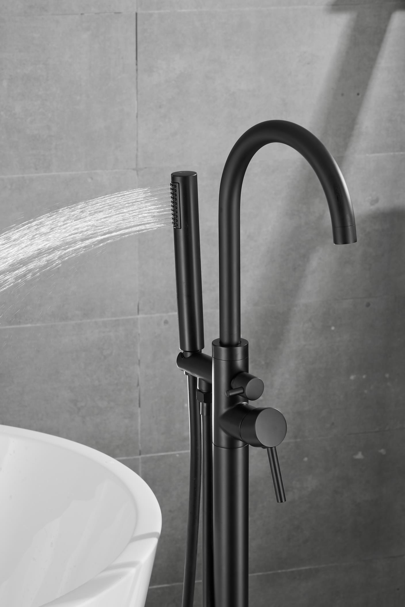 Grifo de bañera exenta empotrado redondo monomando negro mate Serie Jucar –  VALAZ – Fabricación y comercialización de grifería